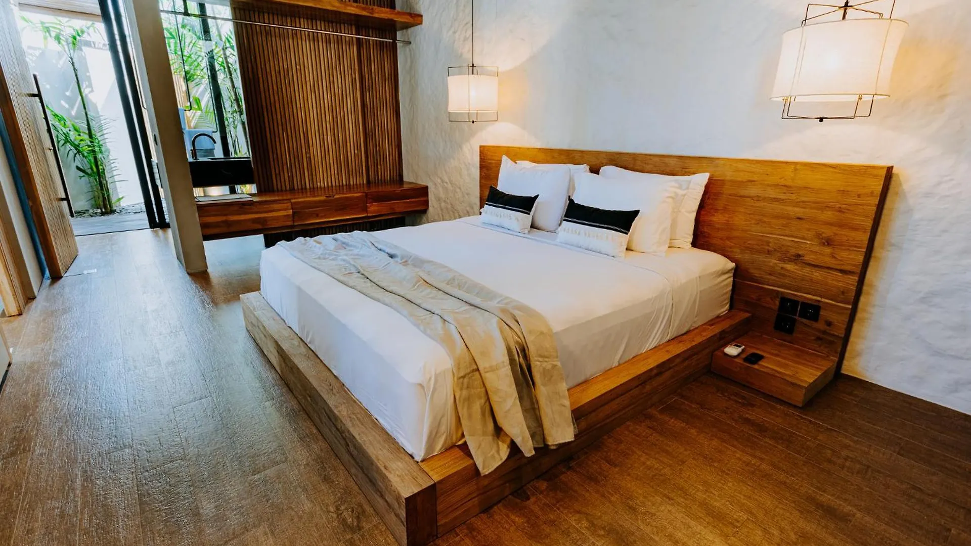 Villa Feh Bali By House Of Winds - Neo Tropical Eden Near Canggu Kerobokan  Kerobokan (Bali)