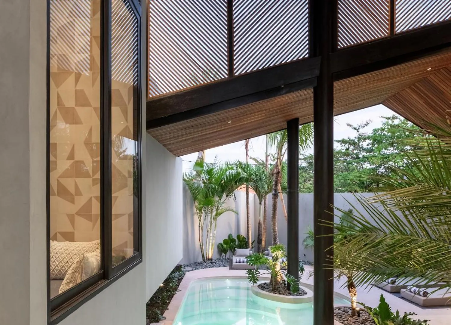 Villa Feh Bali By House Of Winds - Neo Tropical Eden Near Canggu Kerobokan  Indonesia