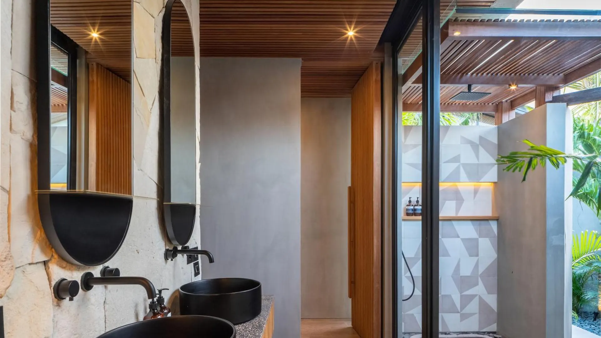 Villa Feh Bali By House Of Winds - Neo Tropical Eden Near Canggu Kerobokan  0*, Kerobokan (Bali) Indonesia