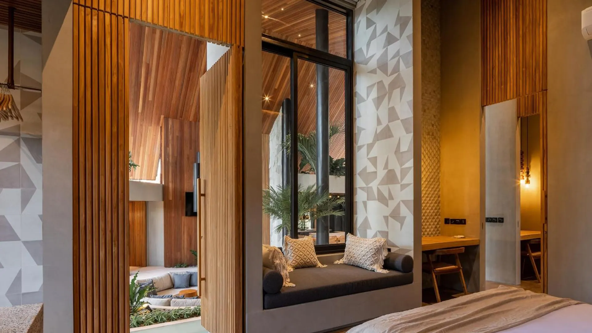 Villa Feh Bali By House Of Winds - Neo Tropical Eden Near Canggu Kerobokan